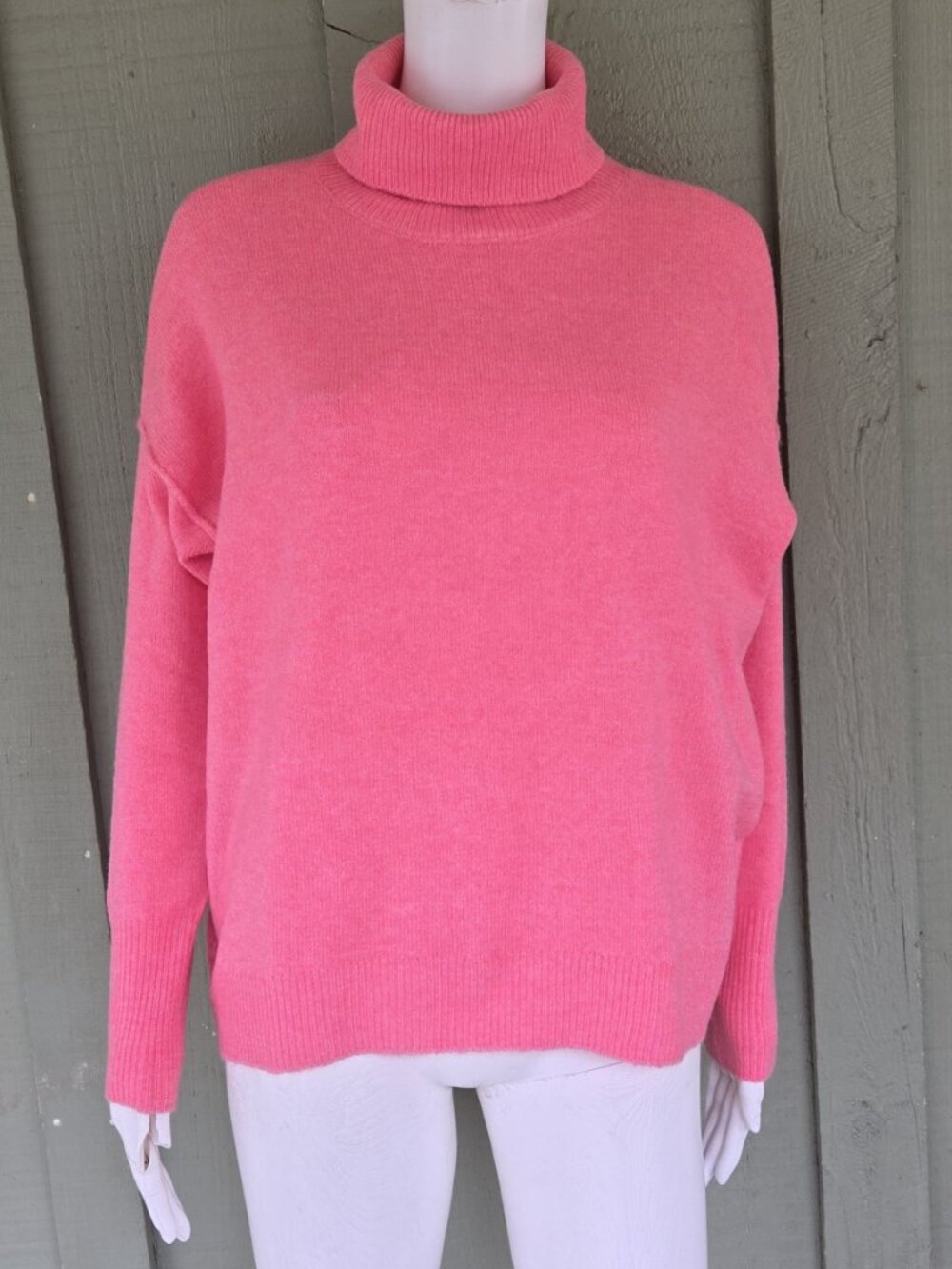 New VINCE CAMUTO Salmon Knit Turtleneck Sweater XS (Read description)